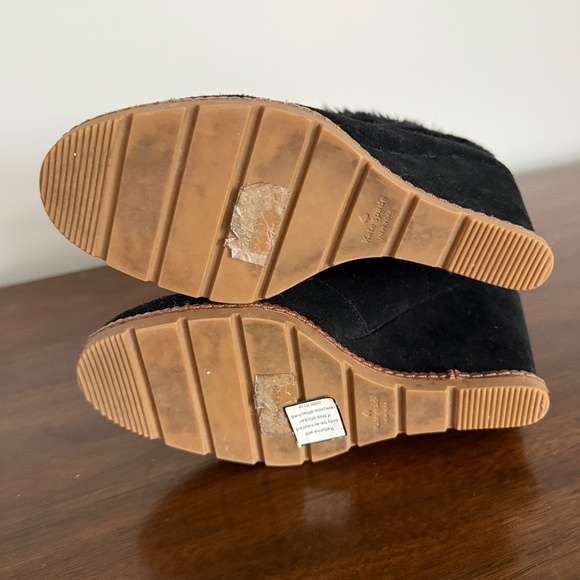 KATE SPADE STASIA BLACK SUEDE WEDGE BOOTIE FAUX FUR CUFF FRONT ZIPPER 7M - Picture 11 of 12